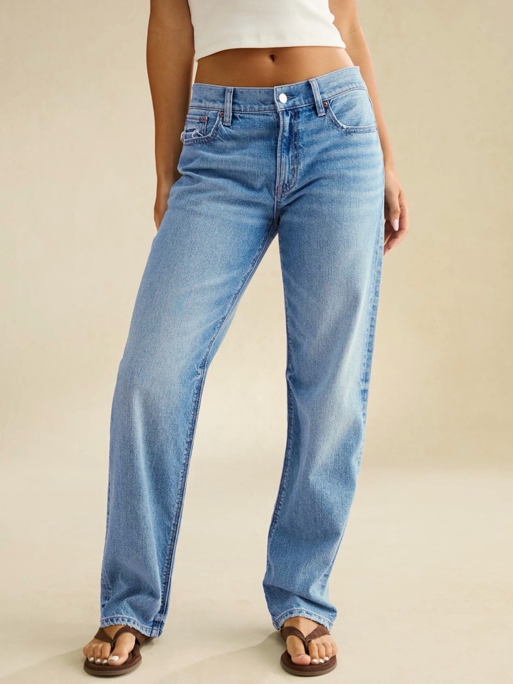 American Eagle Outfitters  90’s Classic Light Wash Straight Leg Baggy Jeans